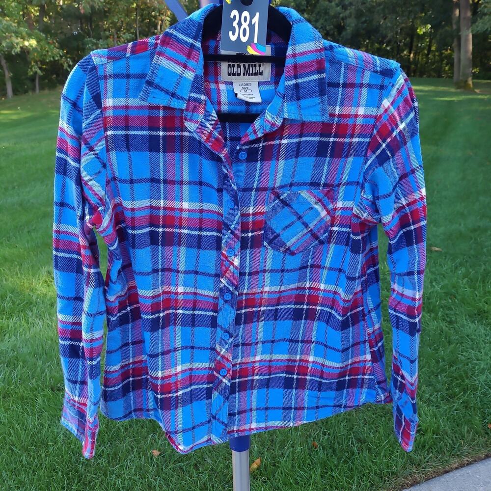 Women's Old Mill Blue Plaid Flannel Shirt Soft Cozy Medium Weight size Medium